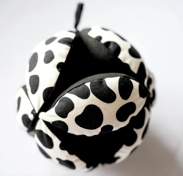 Balle sensorielle contrastée - Vanille Coton