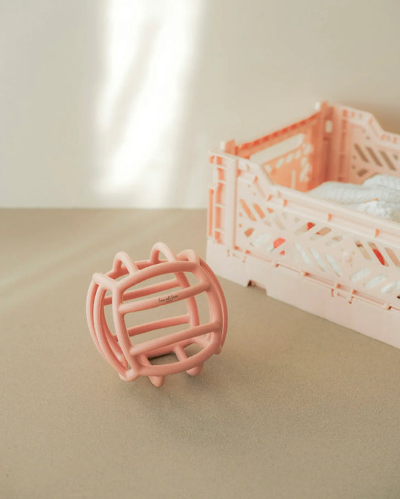 Balle d'activité en silicone rose - Vanille Coton