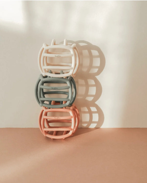 Balle d'activité en silicone marron glacé - Vanille Coton